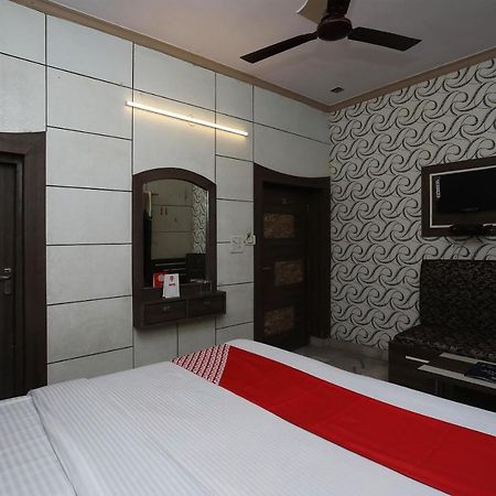 OYO 29411 Hotel Vanshika Agra  Buitenkant foto