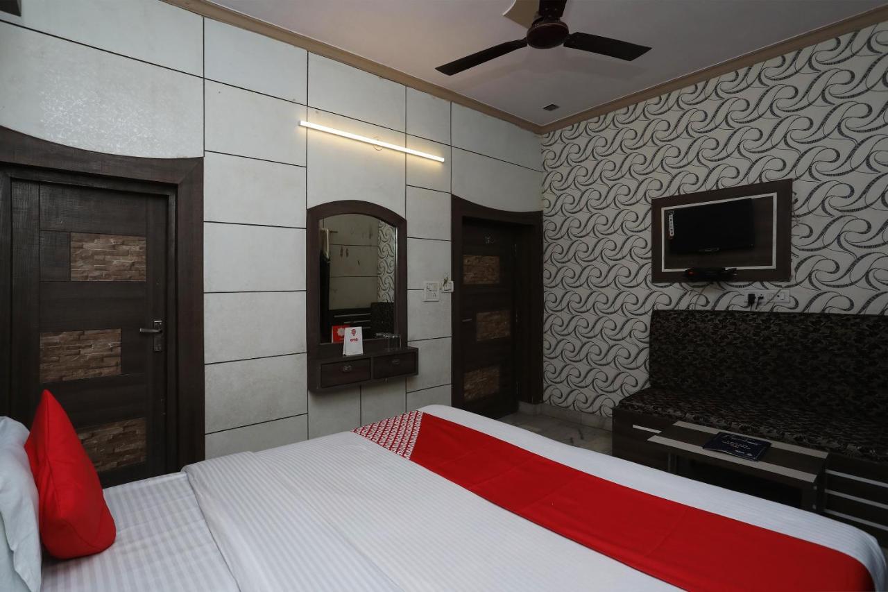 OYO 29411 Hotel Vanshika Agra  Buitenkant foto