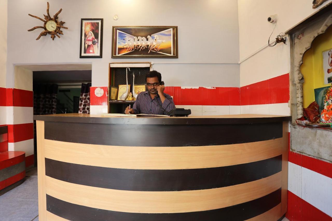 OYO 29411 Hotel Vanshika Agra  Buitenkant foto
